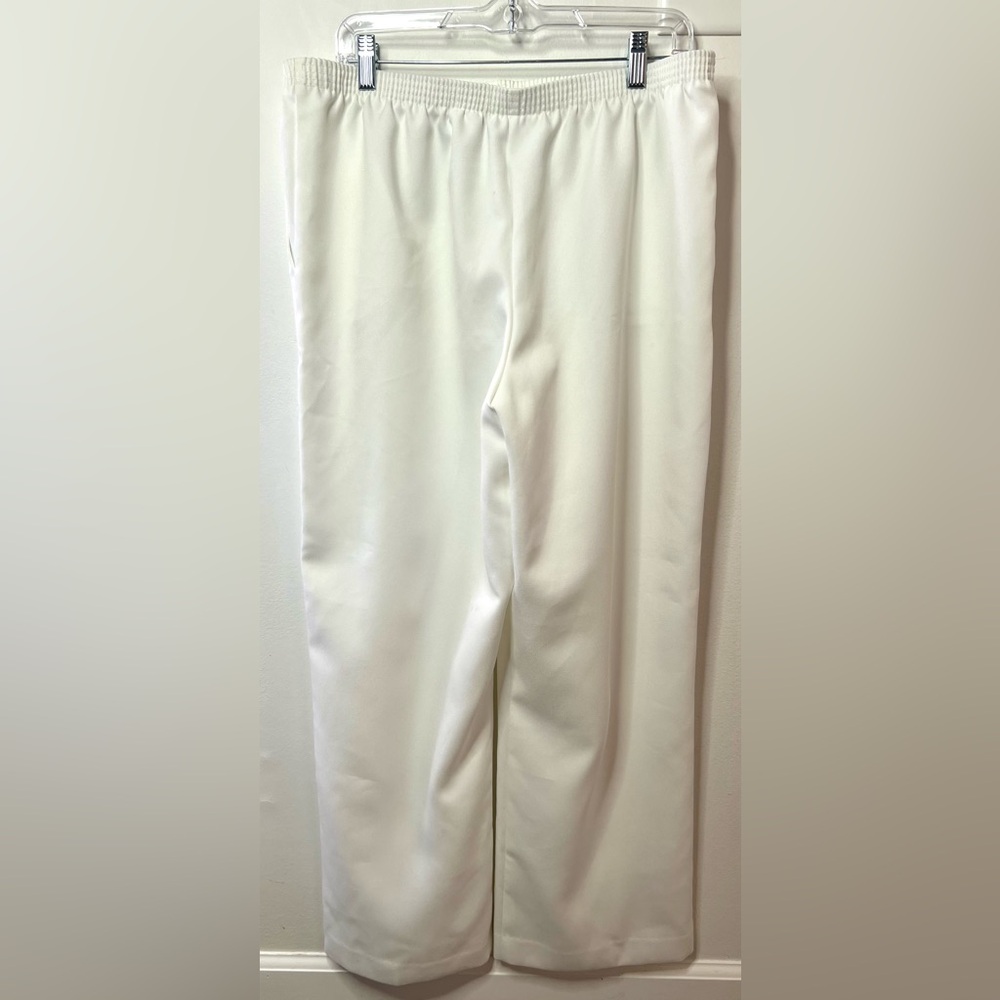 Alfred Dunner Straight Leg White Trousers-Size 16 - Picture 2 of 3